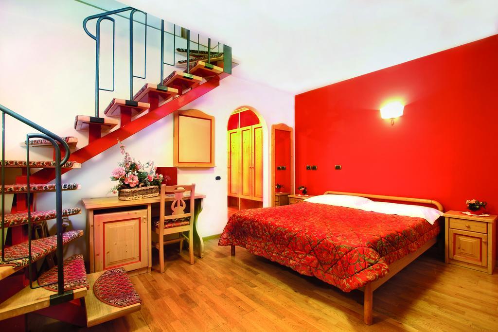 Hotel Il Caminetto Sport กานาเซย์ ภายนอก รูปภาพ